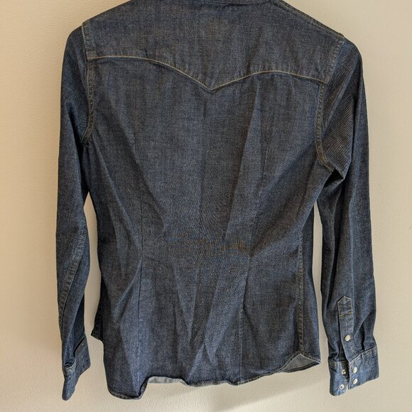 Levi’s Denim Shirt – XS Dark Wash - Picture 7 of 10